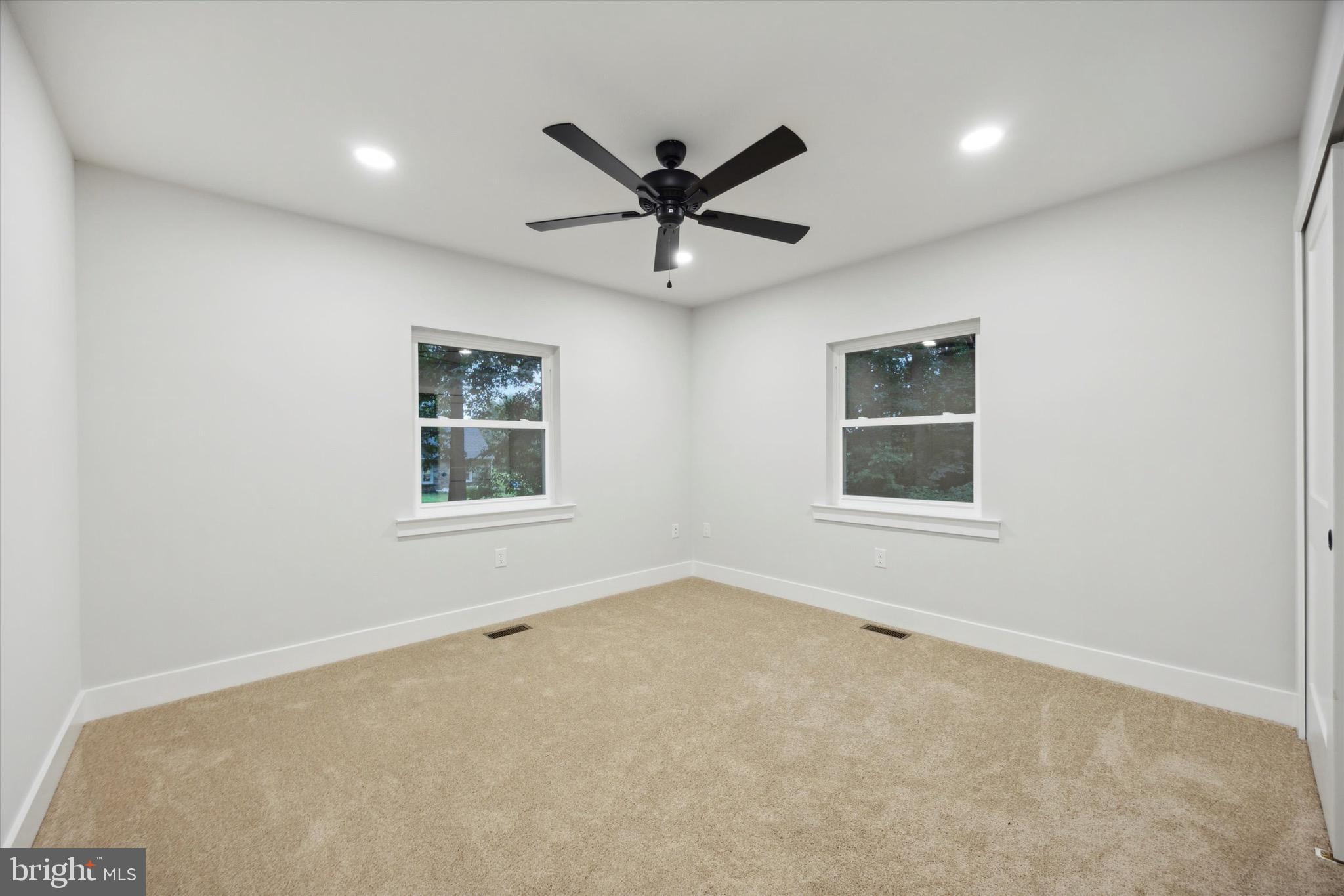 PENN OAK MANOR - Residential