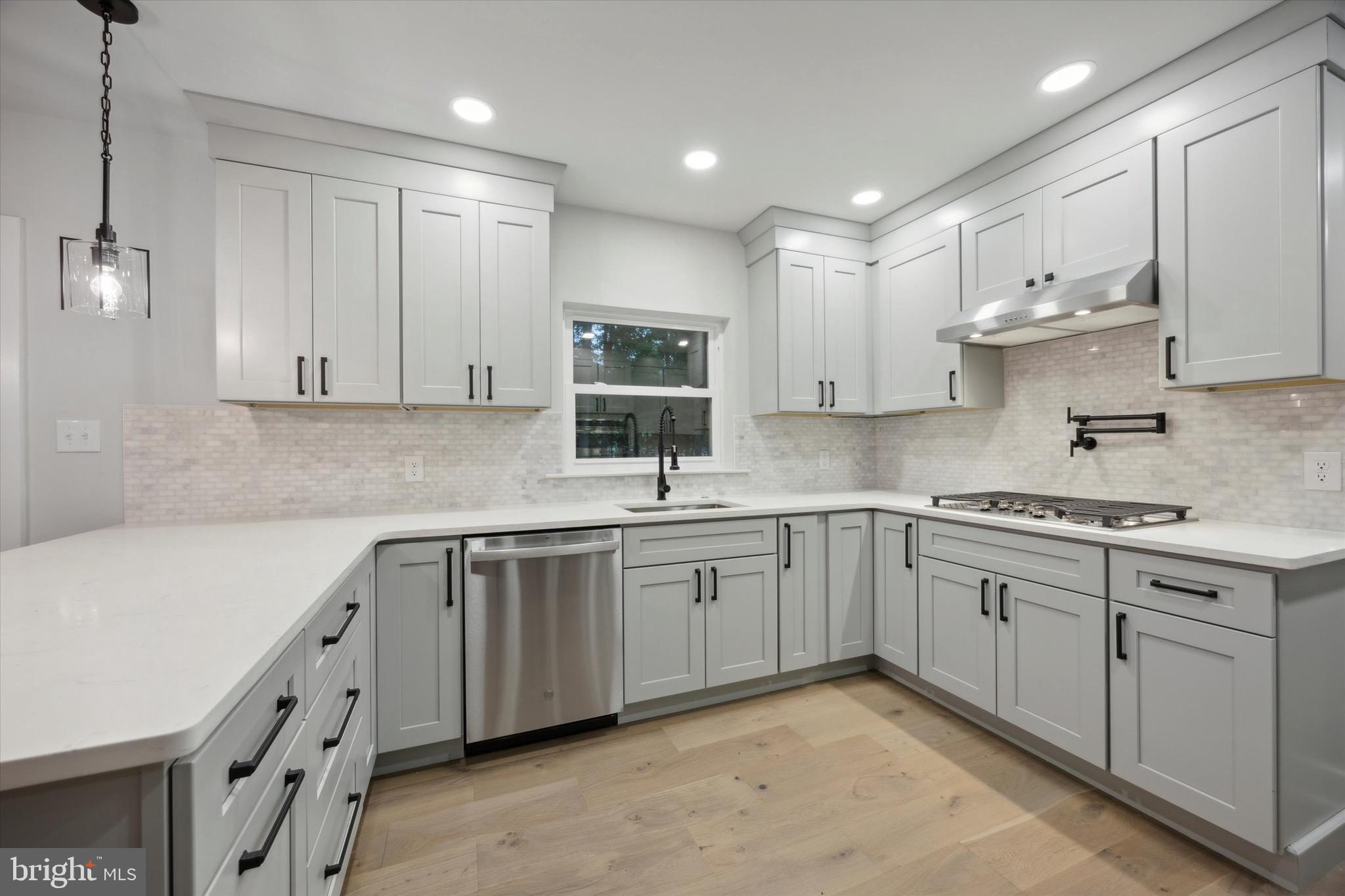 PENN OAK MANOR - Residential