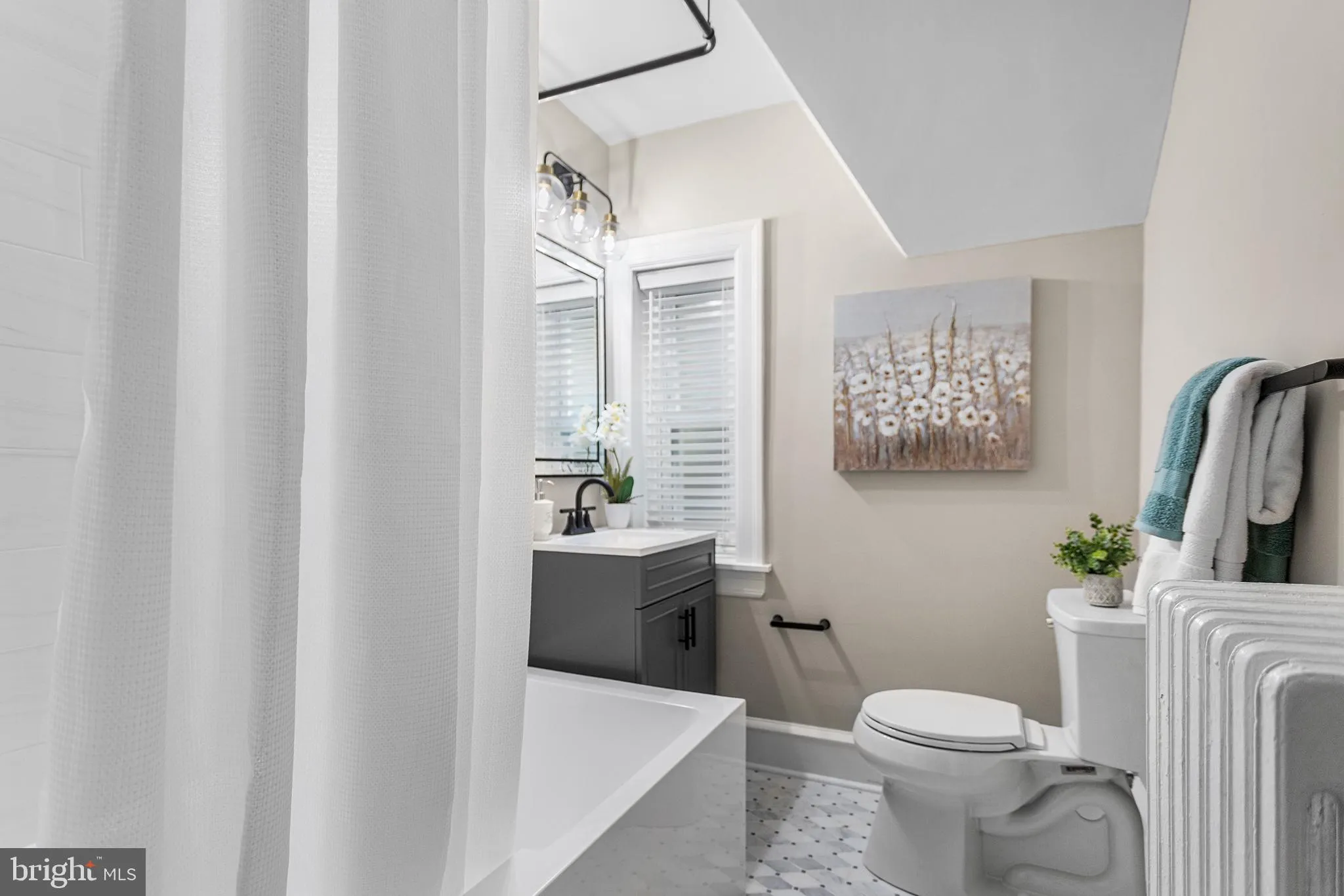 Swarthmore, Pennsylvania 19081, United States, 4 Bedrooms Bedrooms, ,3 BathroomsBathrooms,Residential,Pending,104455