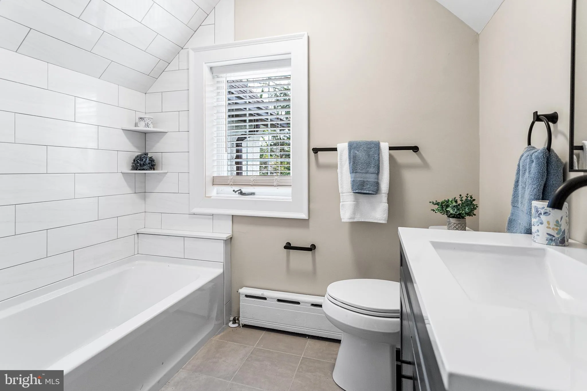 Swarthmore, Pennsylvania 19081, United States, 4 Bedrooms Bedrooms, ,3 BathroomsBathrooms,Residential,Pending,104455