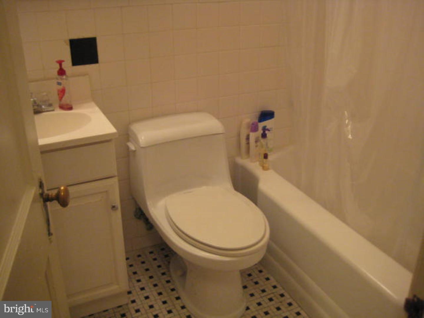 RITTENHOUSE SQUARE - Residential Lease