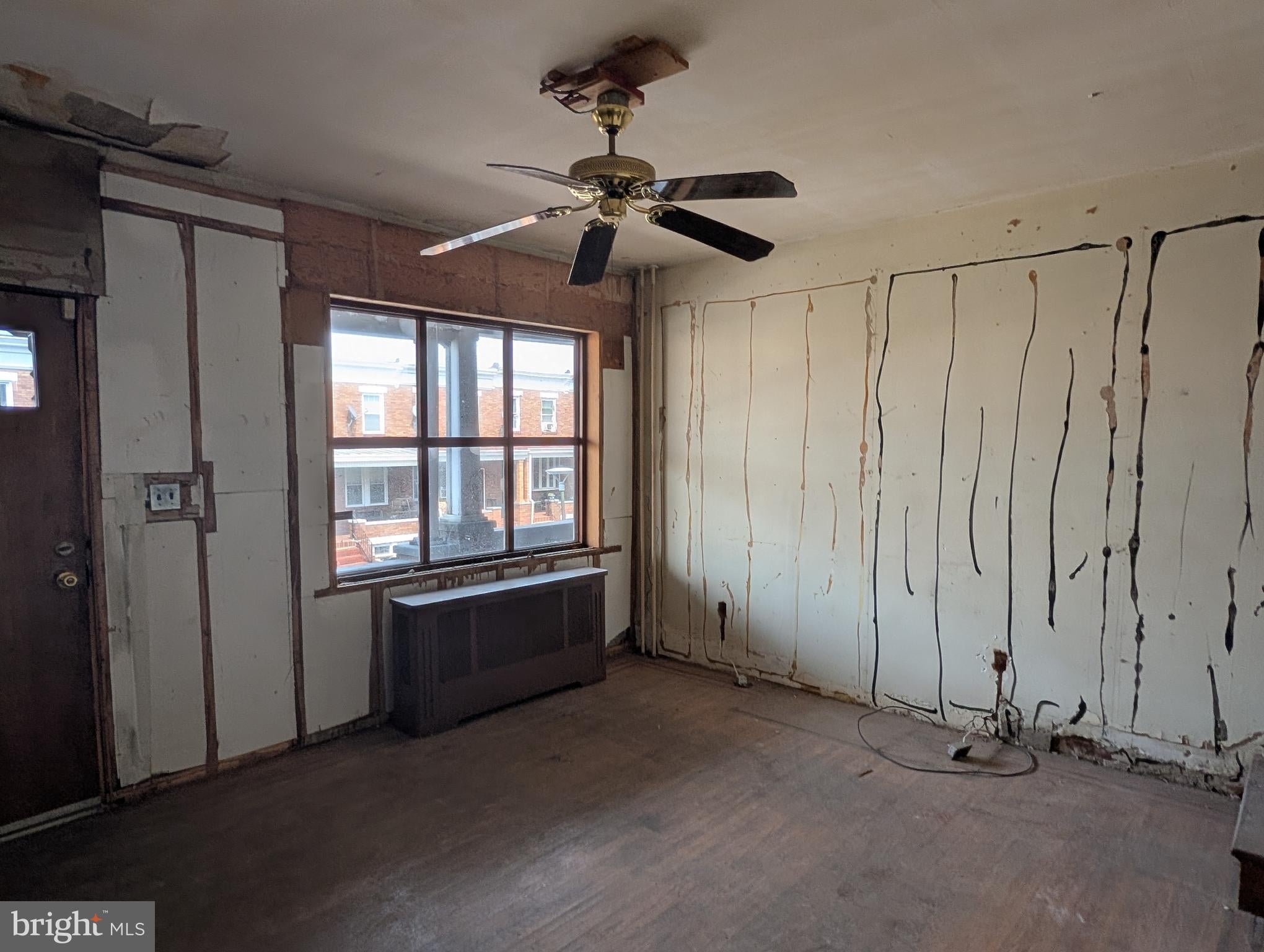 3439 KENYON AVENUE
