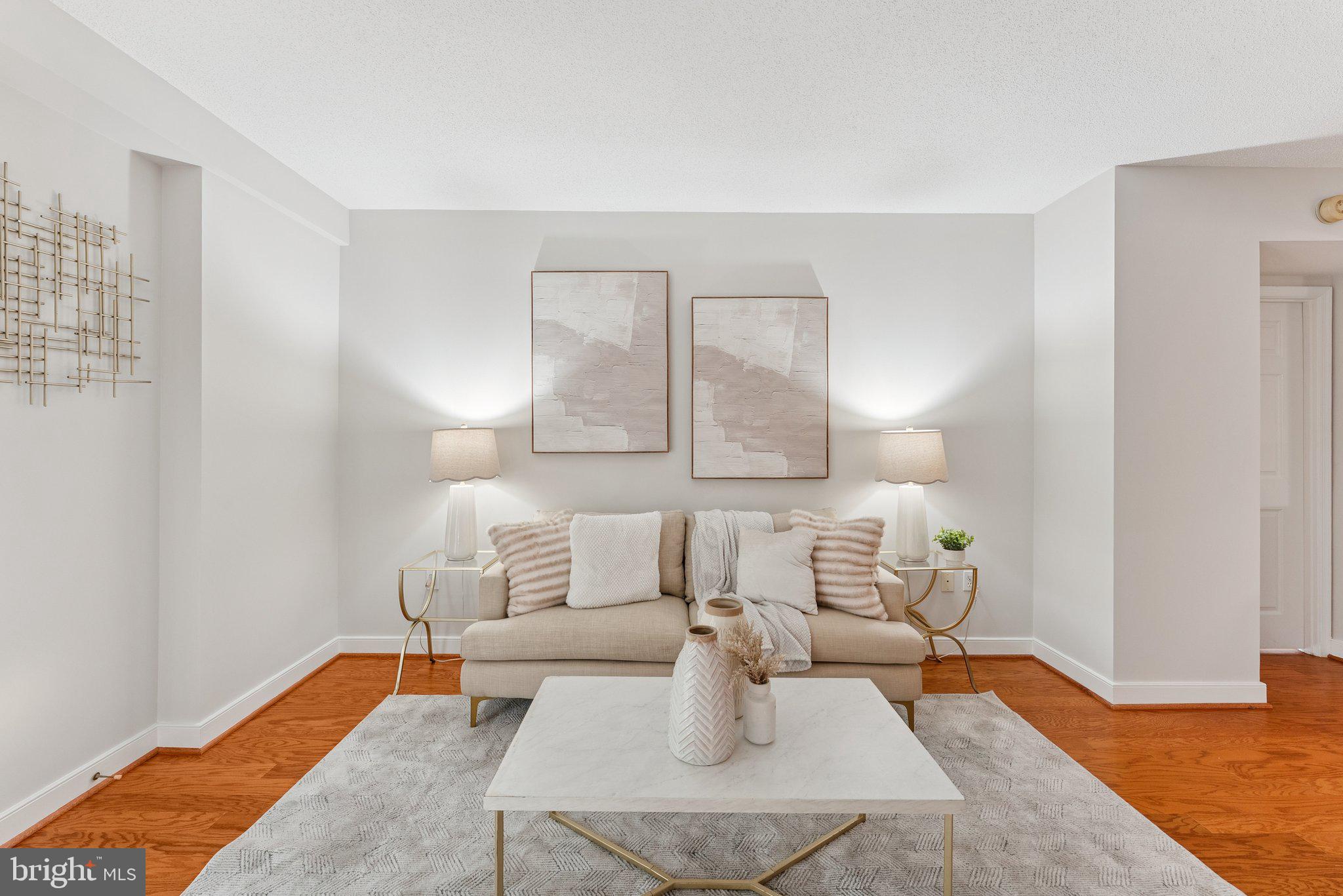 1045 N UTAH STREET 2-212