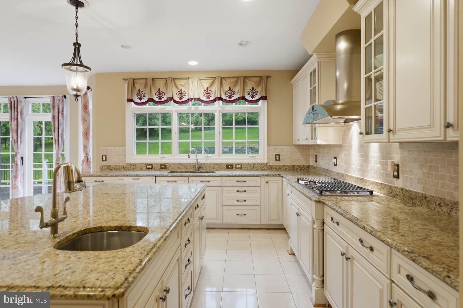 BEACON HILL - Residential