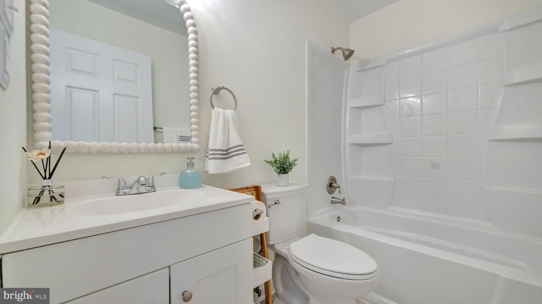 FOUR SEASONS ESTATES - Residential