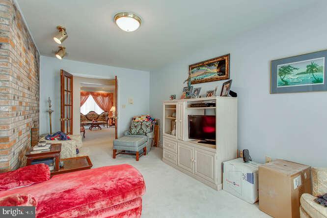 INDEPENDENCY - Residential