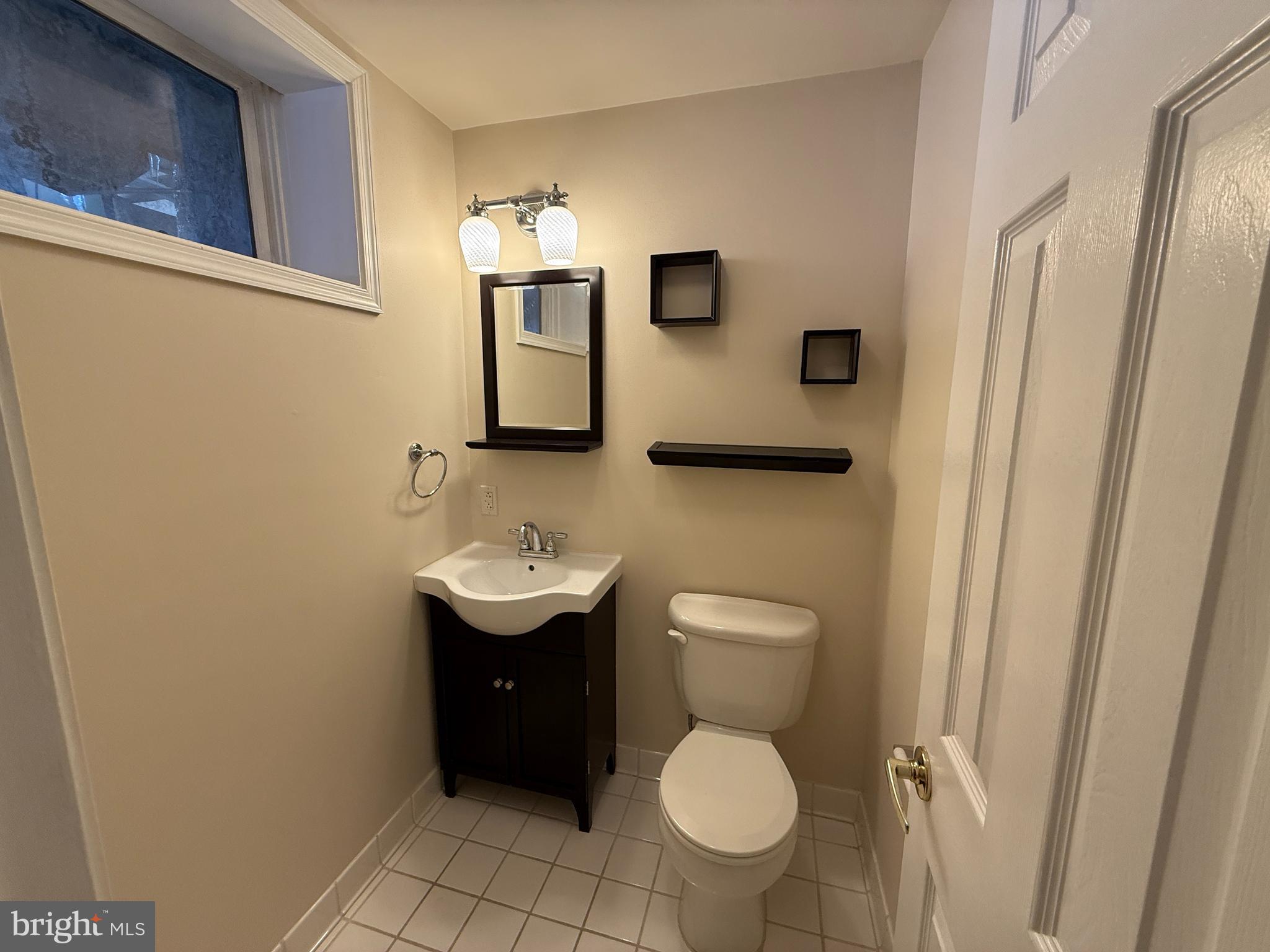 SUMMIT CHASE - Residential Lease