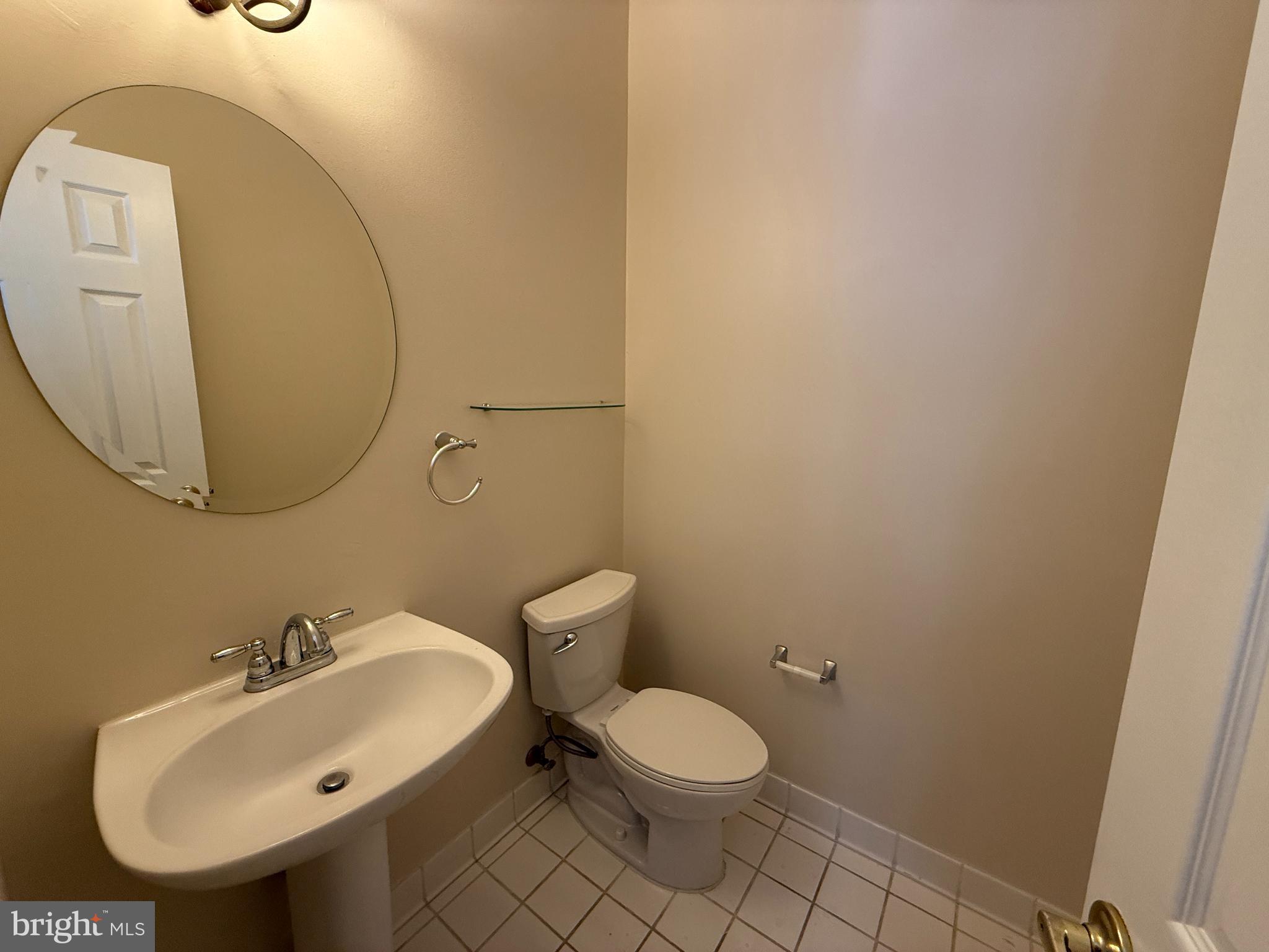 SUMMIT CHASE - Residential Lease