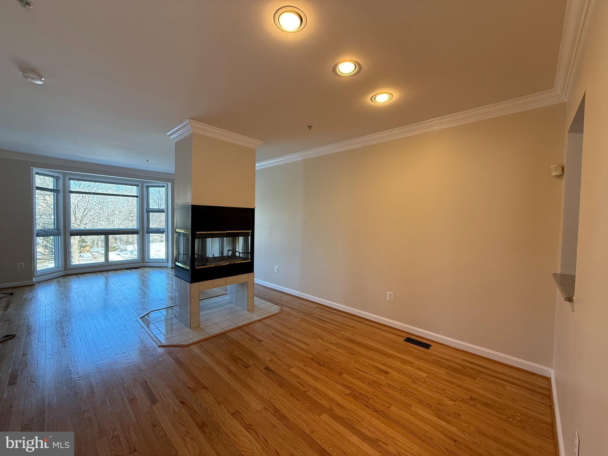 SUMMIT CHASE - Residential Lease