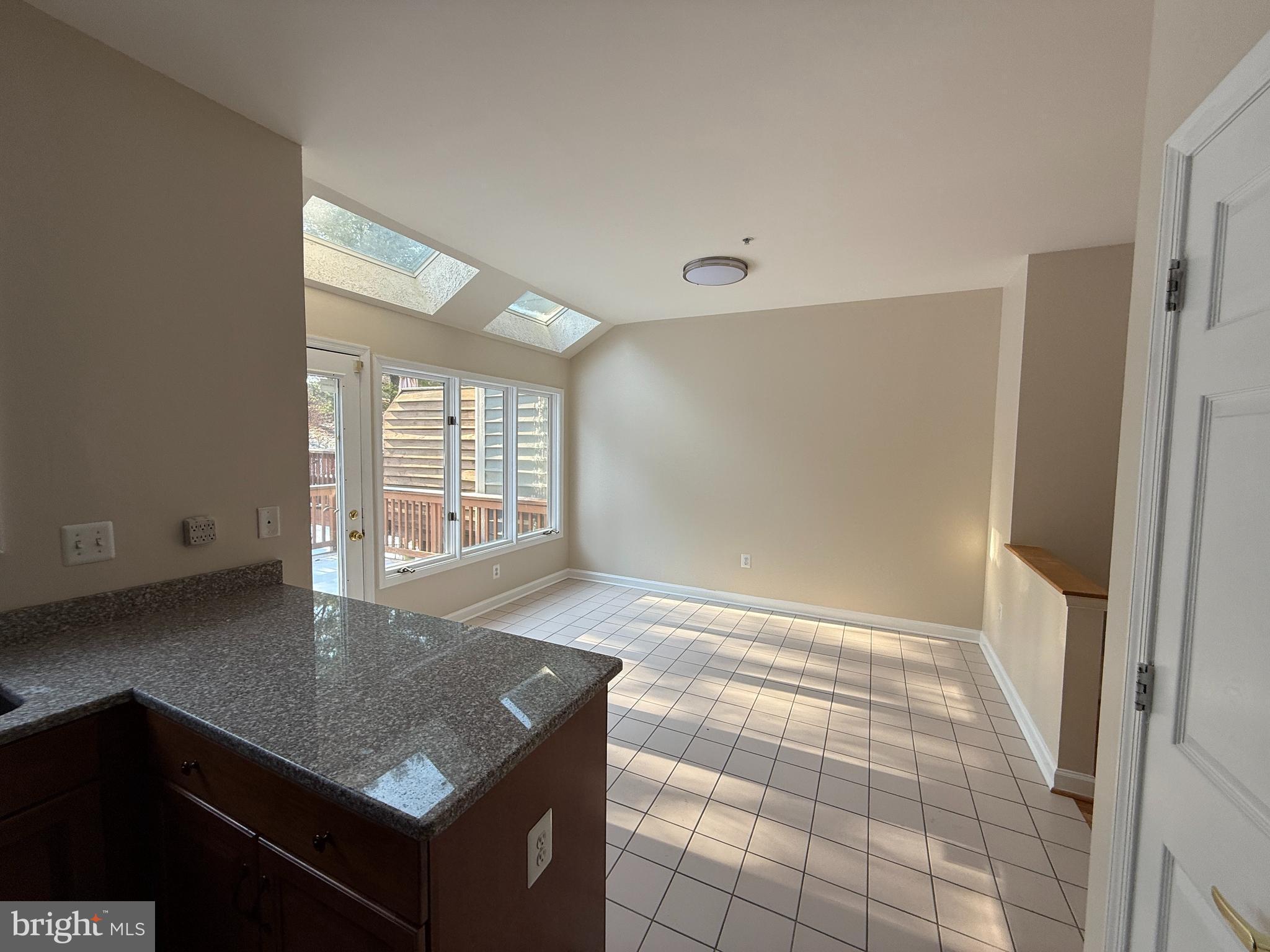 SUMMIT CHASE - Residential Lease