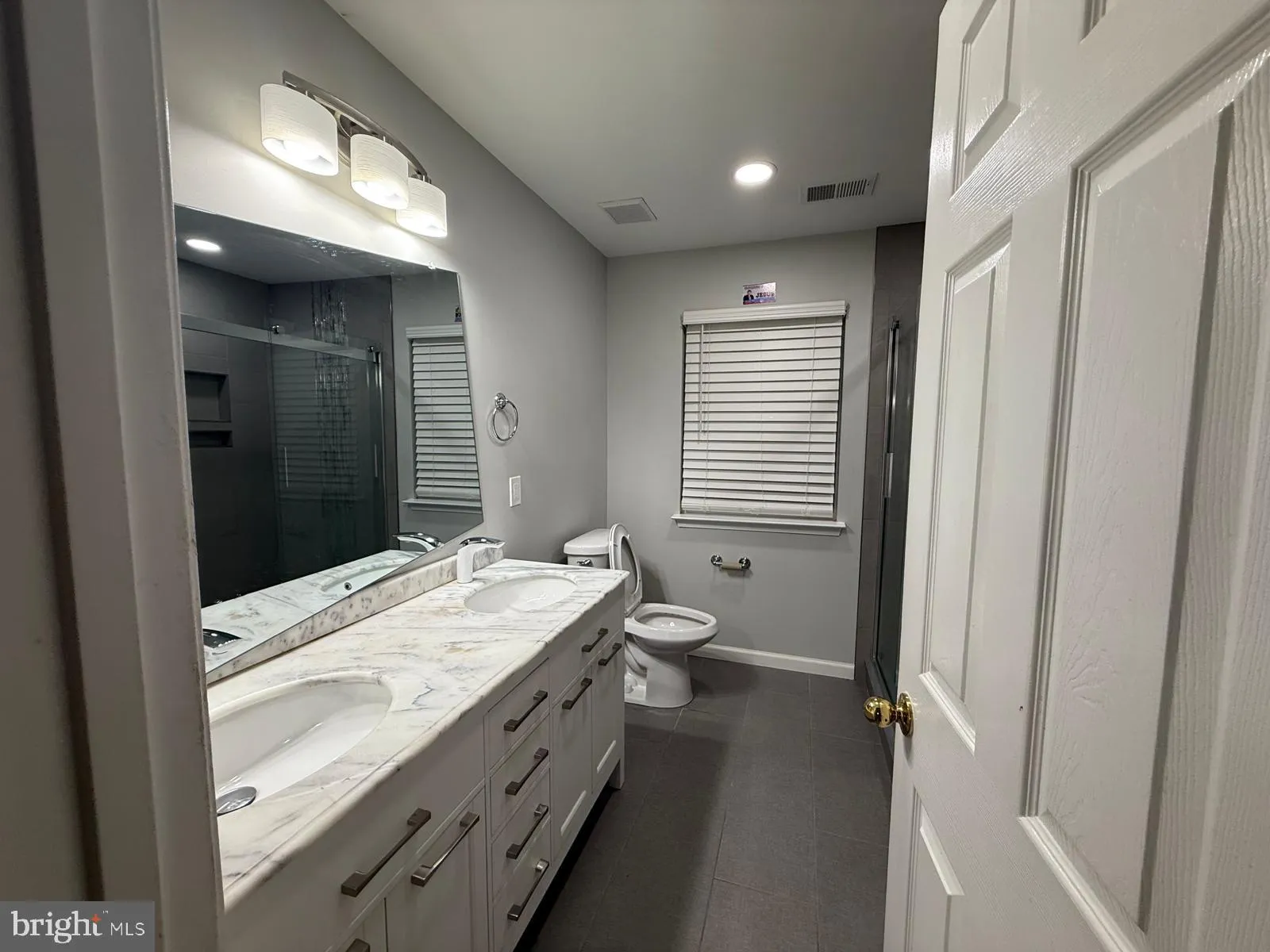 Springdale, Maryland 20774, United States, 4 Bedrooms Bedrooms, ,4 BathroomsBathrooms,Residential,Contingent,108296