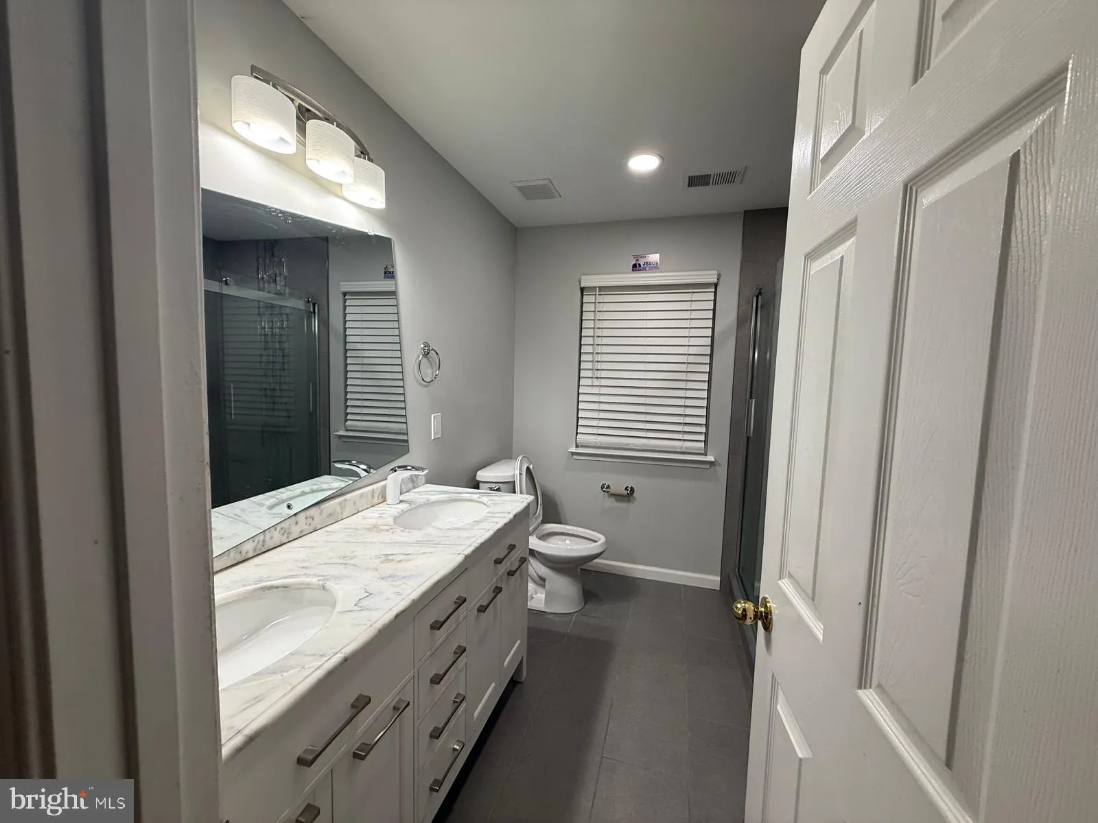 Springdale, Maryland 20774, United States, 4 Bedrooms Bedrooms, ,4 BathroomsBathrooms,Residential,Contingent,108296