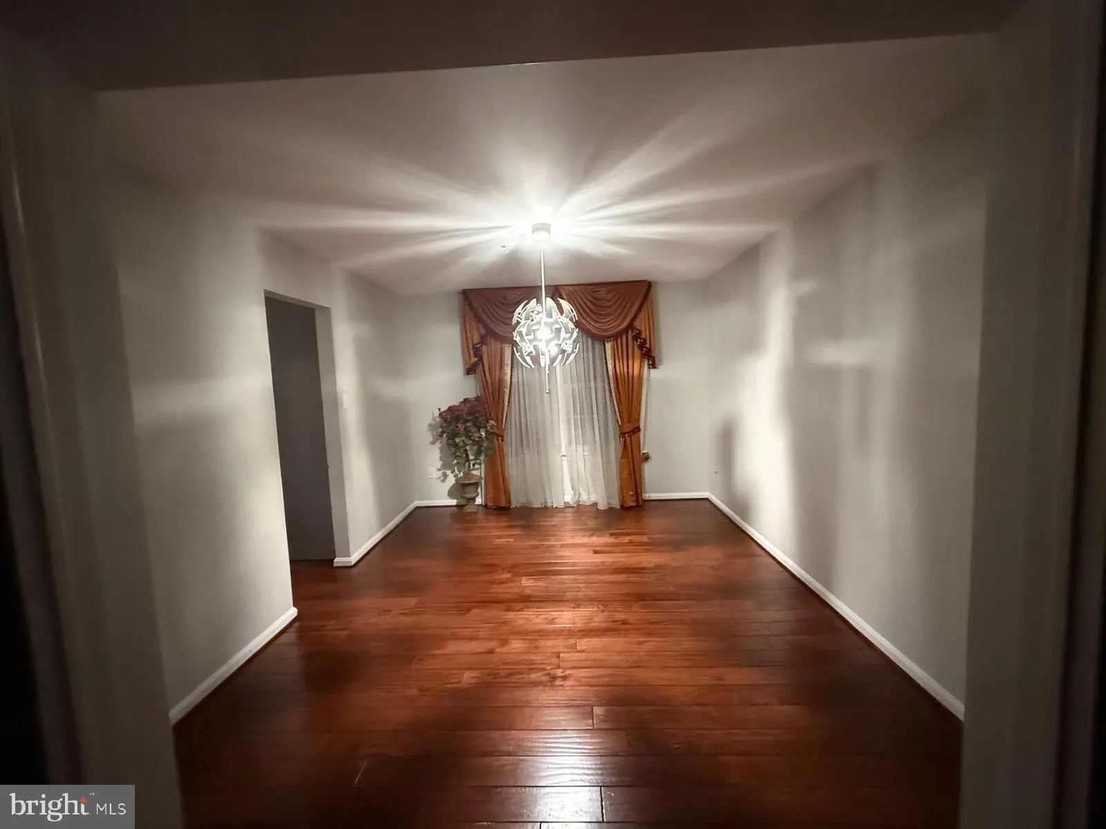 Springdale, Maryland 20774, United States, 4 Bedrooms Bedrooms, ,4 BathroomsBathrooms,Residential,Contingent,108296