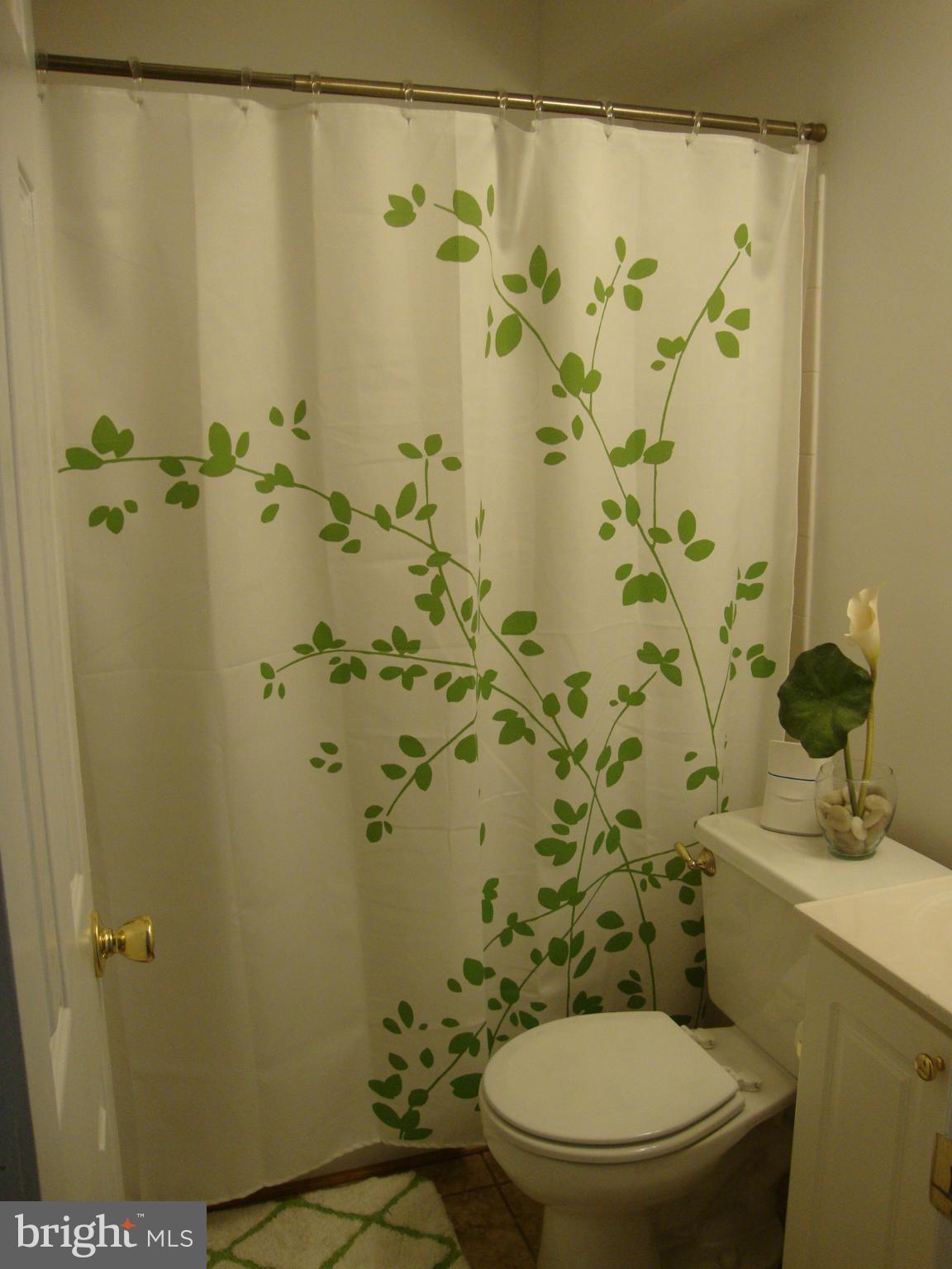 GREENMONT - Residential Lease