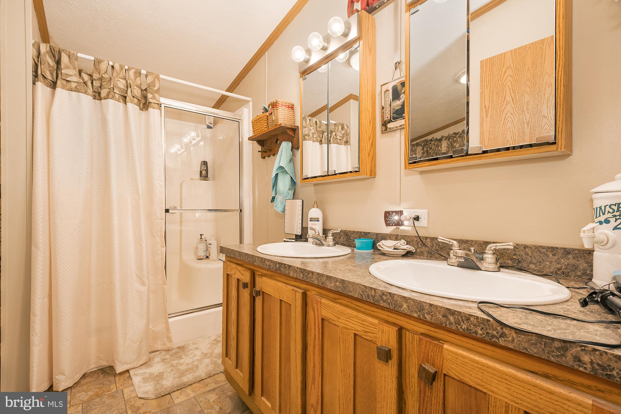 HUTTON - Residential