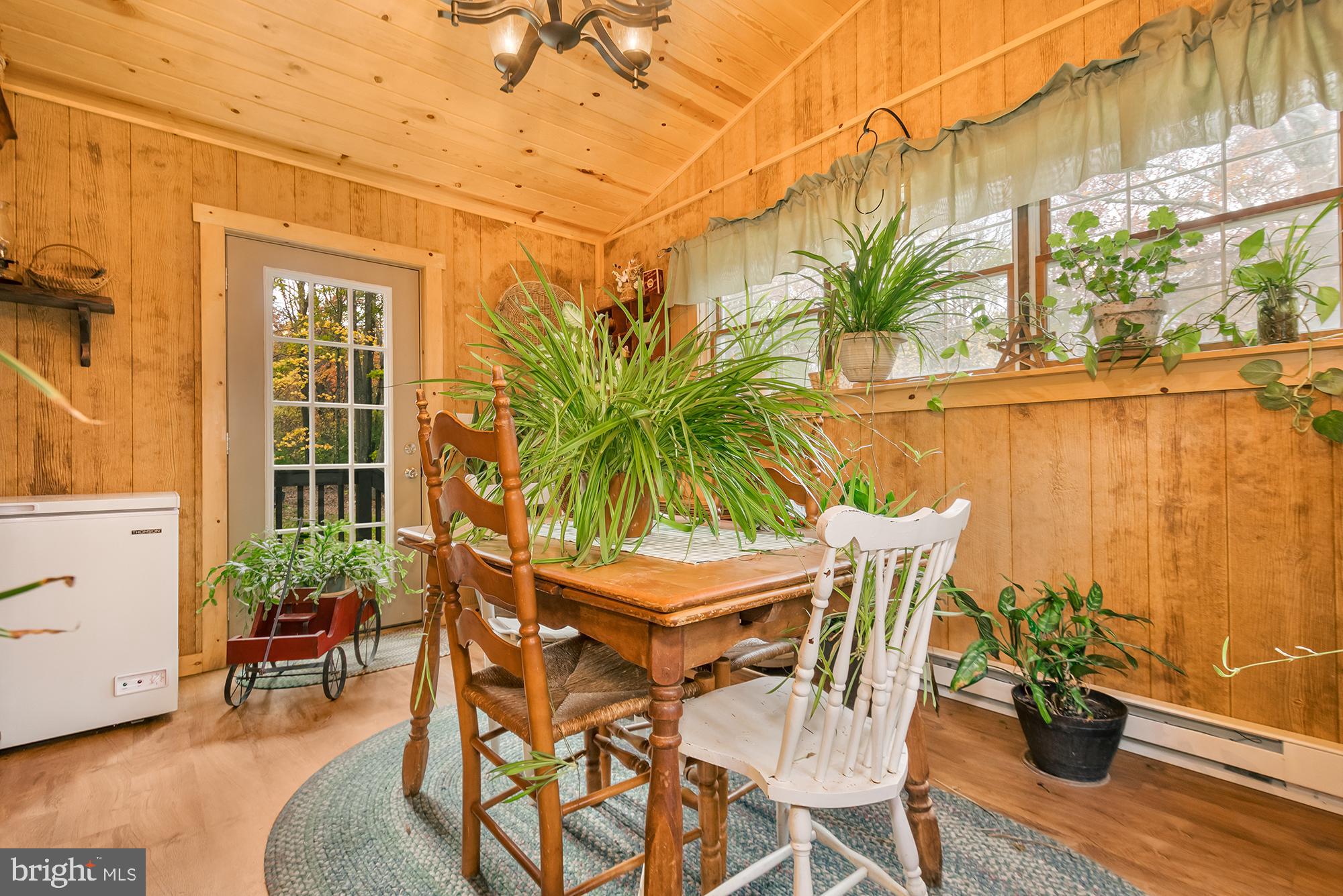 HUTTON - Residential