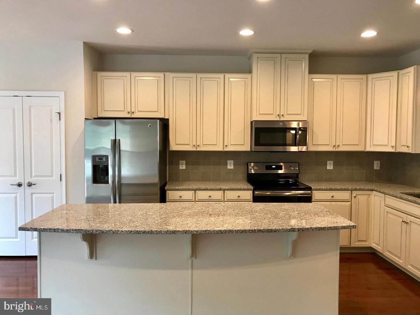 BRADLEY SQUARE - Residential Lease