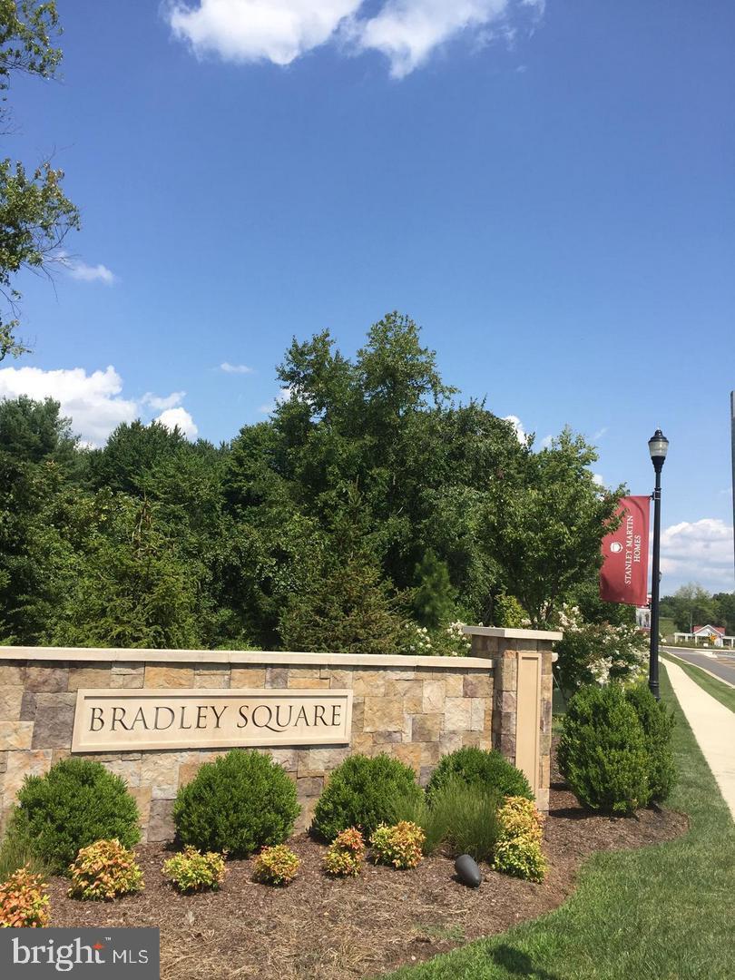 BRADLEY SQUARE - Residential Lease