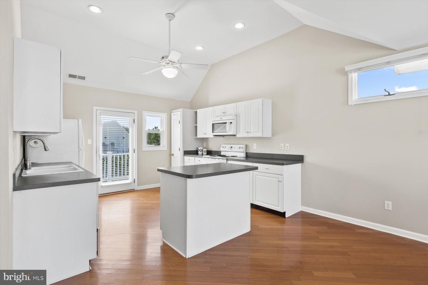 SEABREAK - Residential