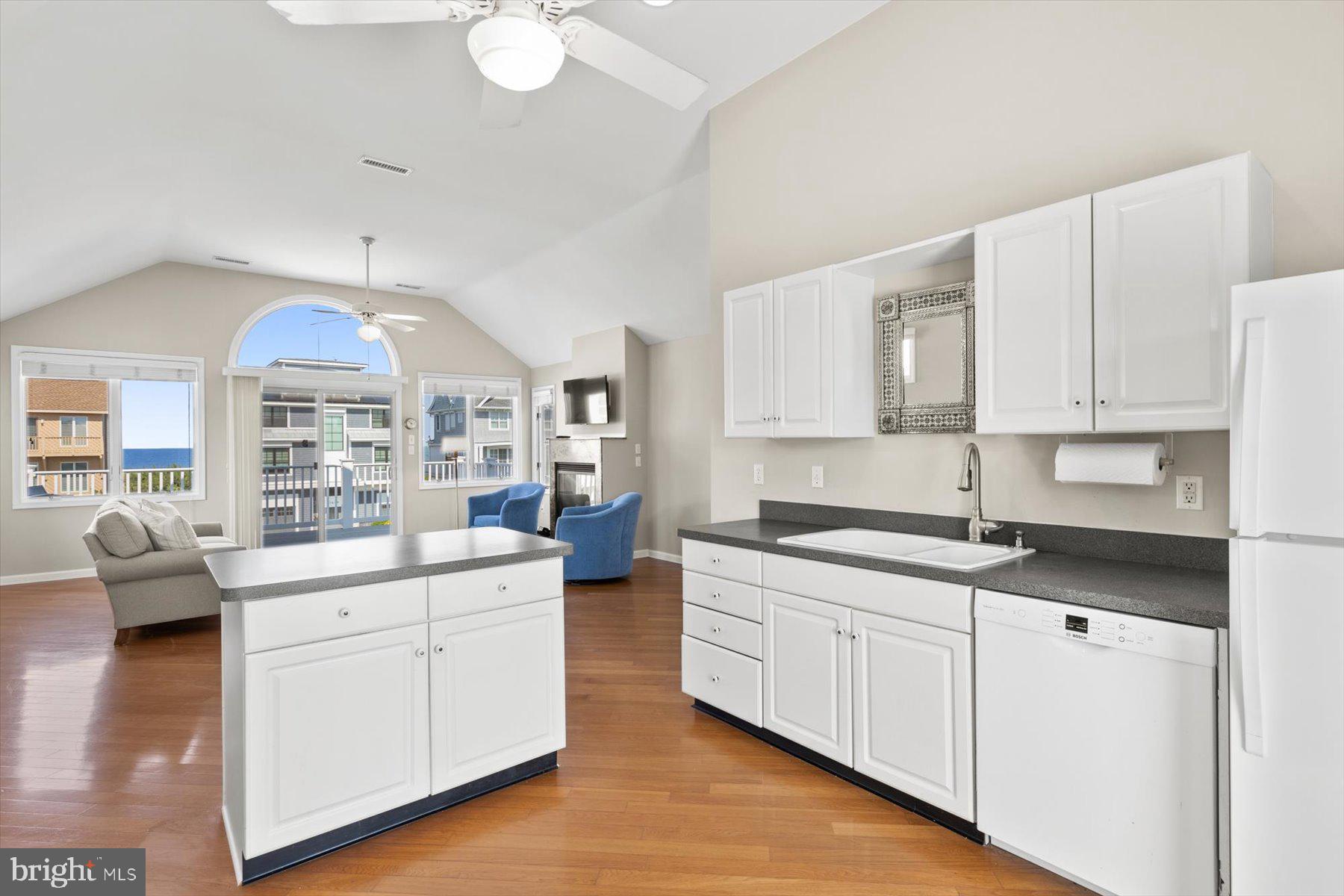 SEABREAK - Residential