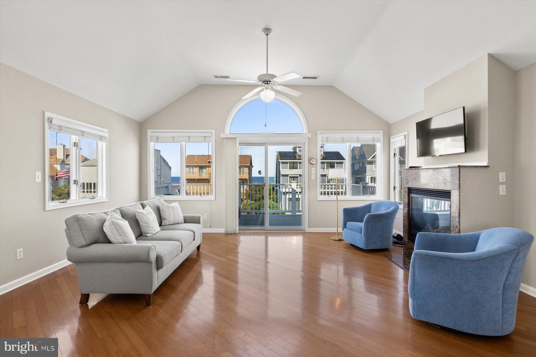 SEABREAK - Residential