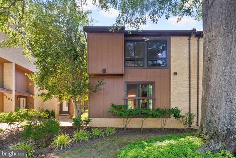3187 READSBOROUGH COURT FAIRFAX VA 22031