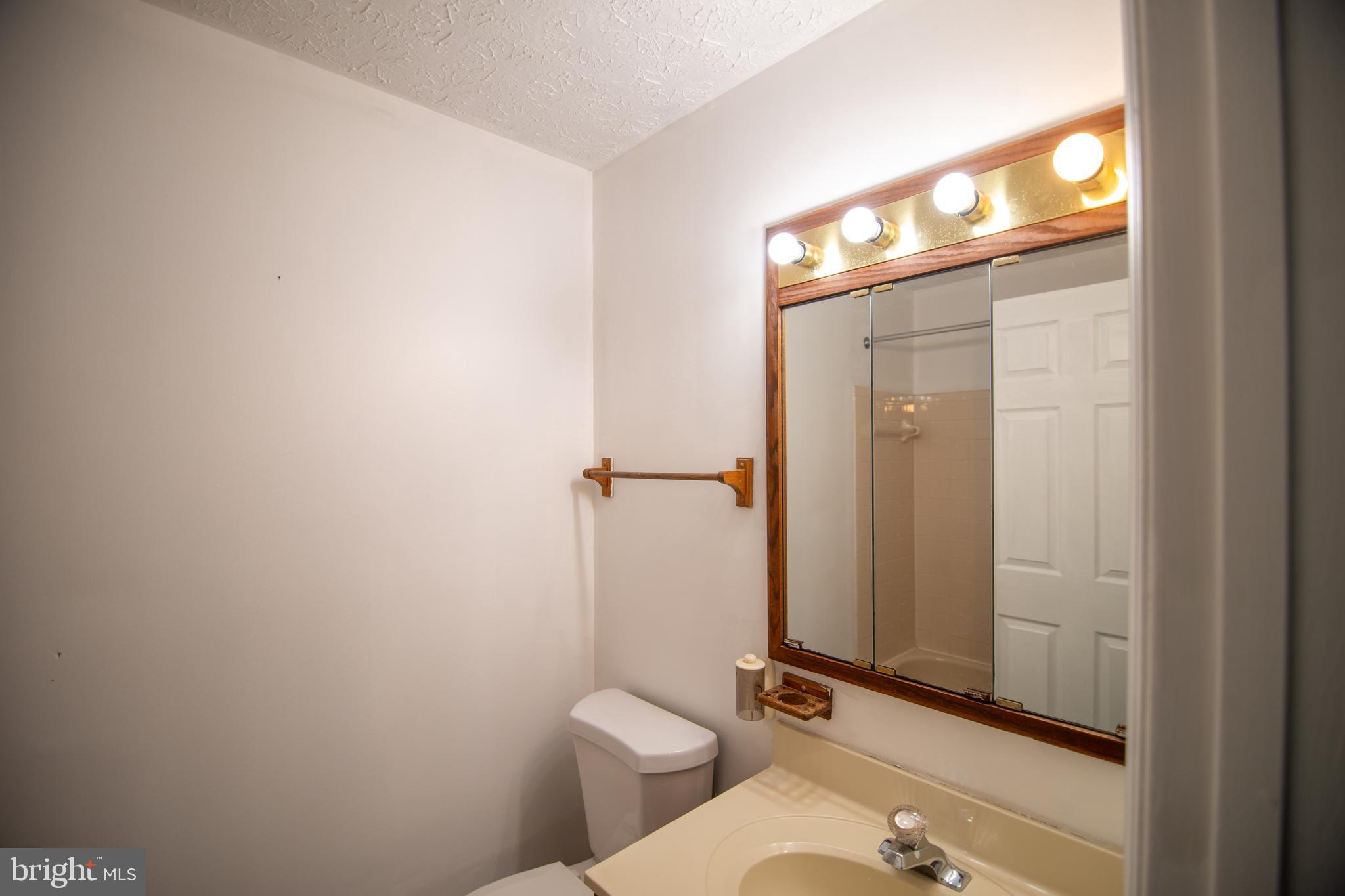 WOODBRIDGE CENTER - Residential Lease