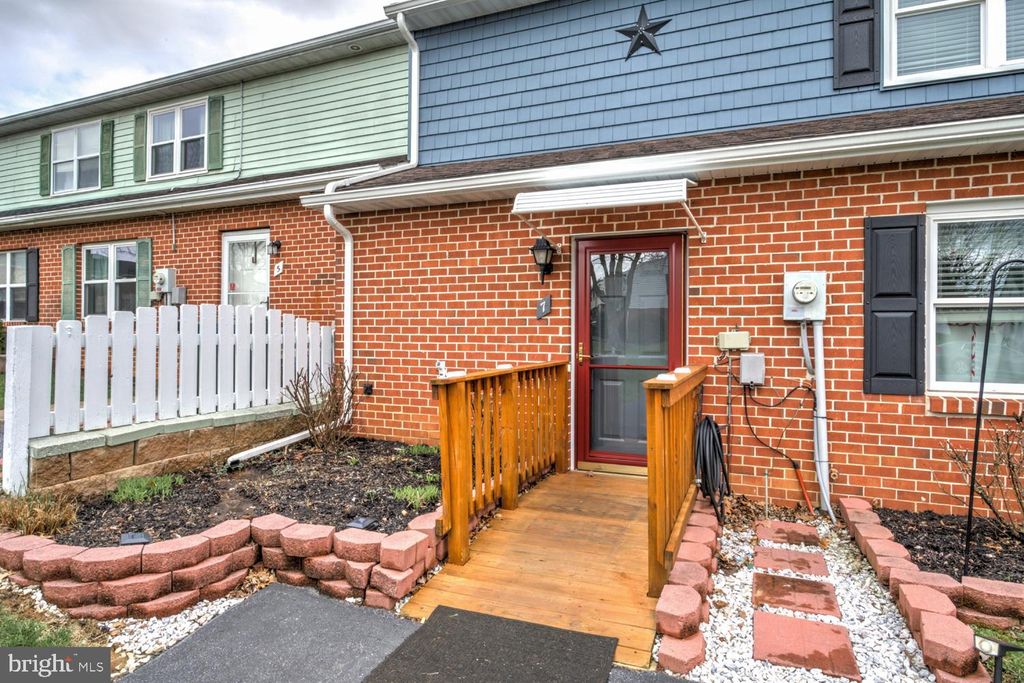 Photo of 7 Winding Way, LITITZ, PA 17543 (MLS # PALA2084250)