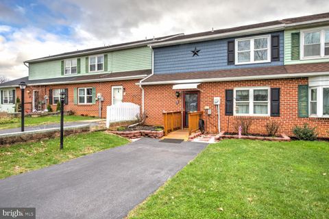 7 WINDING WAY LITITZ PA 17543