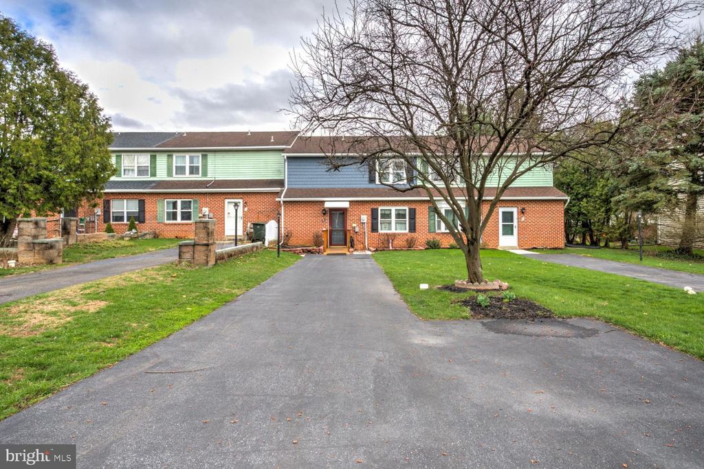 Photo of 7 Winding Way, LITITZ, PA 17543 (MLS # PALA2084250)