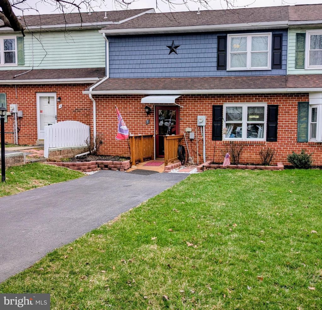 Photo of 7 Winding Way, LITITZ, PA 17543 (MLS # PALA2084250)