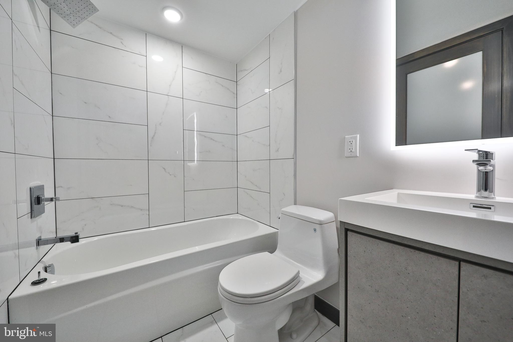 1022 CHRISTIAN STREET