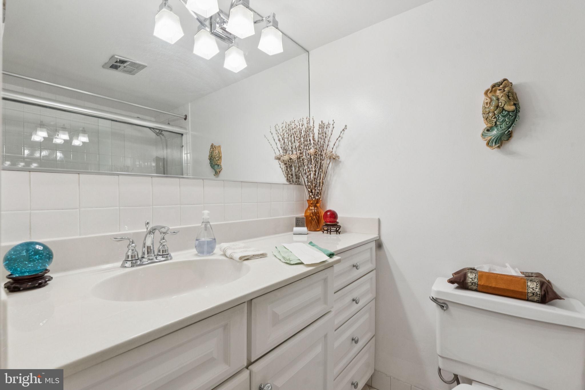 LOGAN SQUARE - Residential