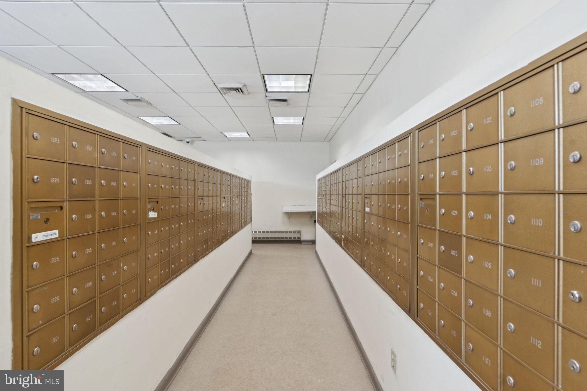 LOGAN SQUARE - Residential