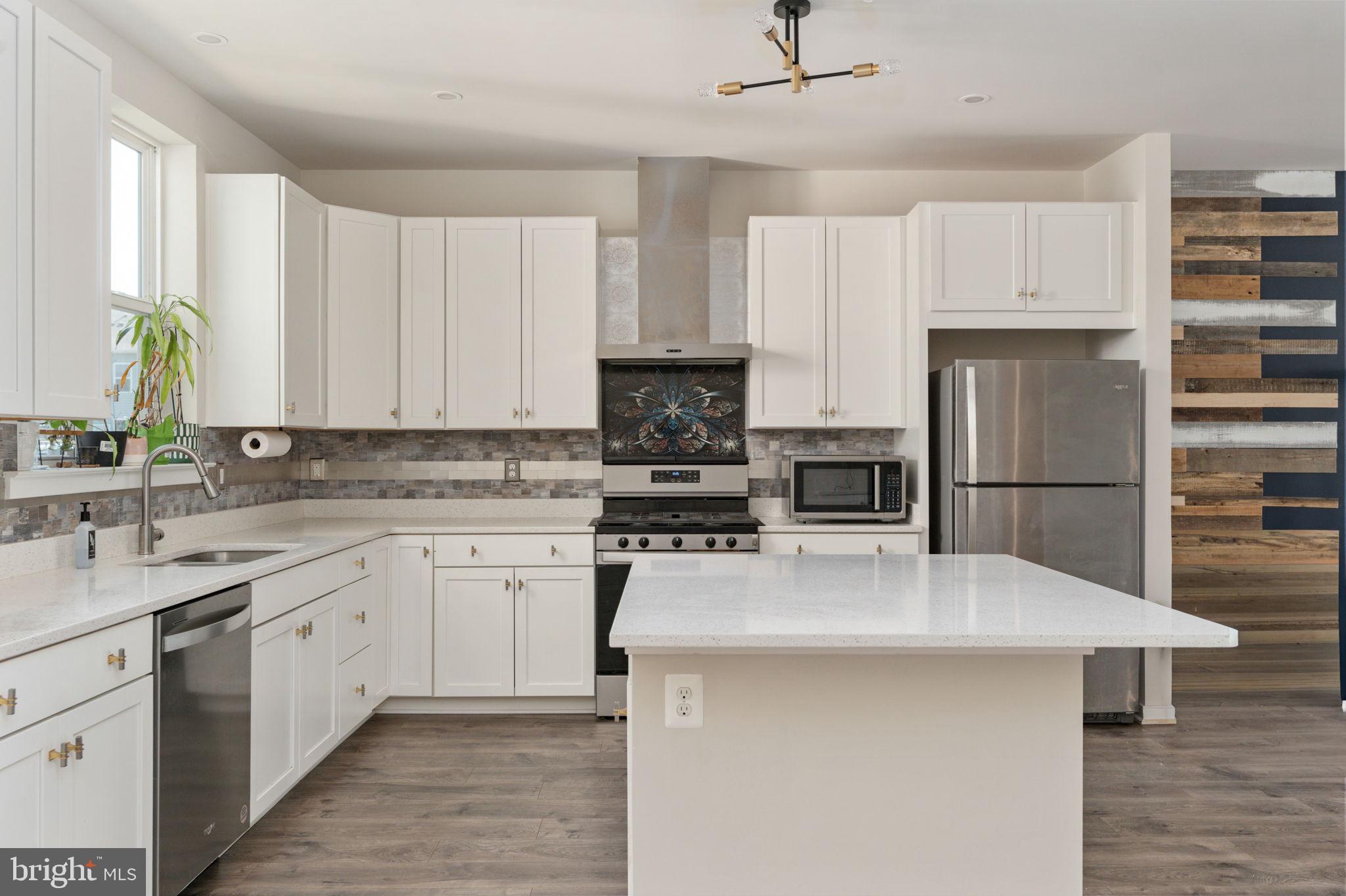 424 HONEYBERRY LANE