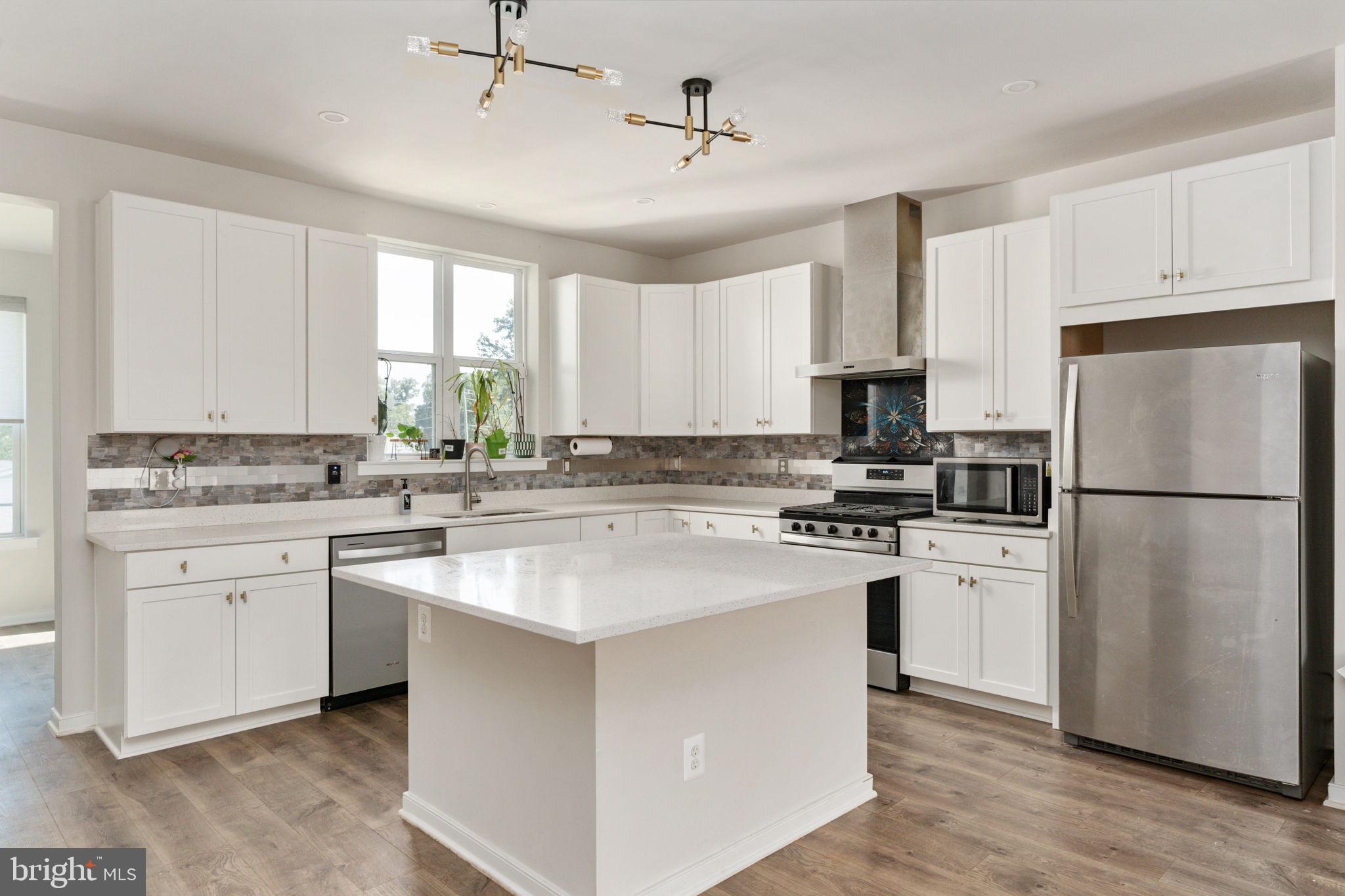 424 HONEYBERRY LANE