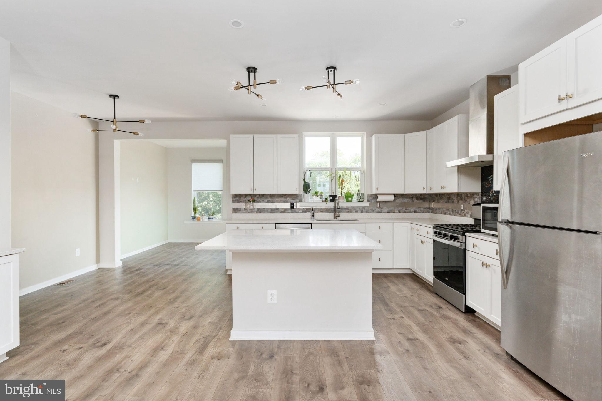 424 HONEYBERRY LANE