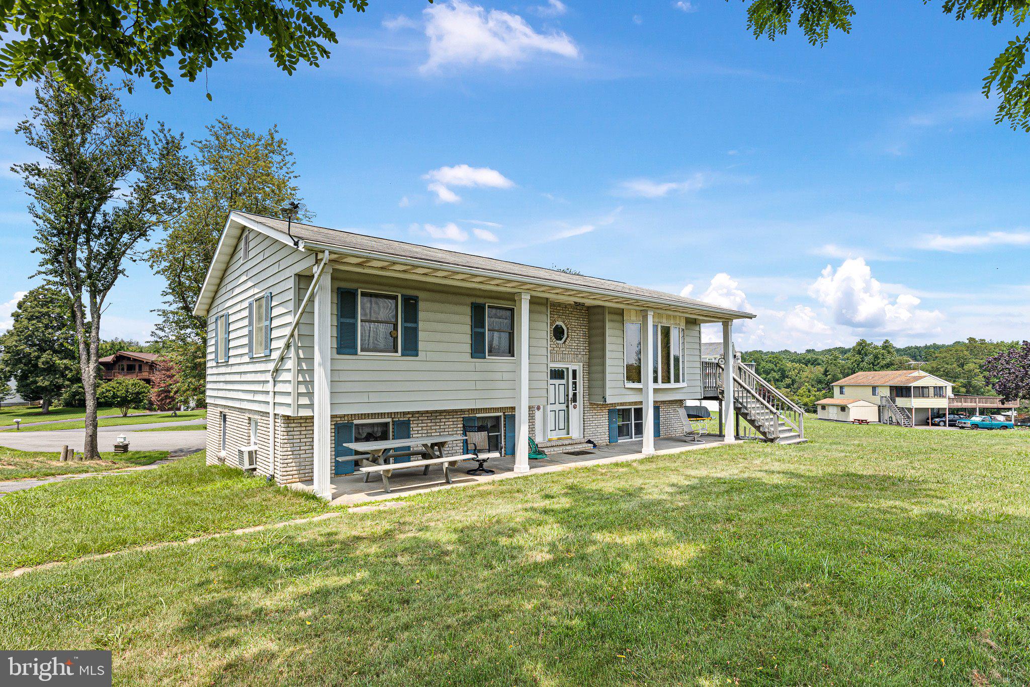 CHESAPEAKE ISLE - Residential