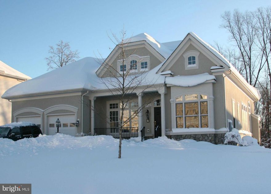 EXPERIENCE MATCHLESS ONE LVL LIVING,UNIQUE DESIGN, CUST DECK AND PREM CUL-DE-SAC LOC*9'+ CEIL & APPROX 4400 FIN SQFT*MN LVL EXT MBR SUITE W/2 LRG WI CLSTS(ORGANIZR), LUX TILE BA,*2 ADD'L BRs & BA*LIB, FRML LR, FRML DR* GOURMET KIT FEAT GRANITE, STAINLESS APPLI, PREP ISLE;BRKFST AREA W/WO TO CUSTM DK*FR W/STONE RAISED HEARTH GAS FP*EXT LL: REC RM W/WO TO PATIO;4th(OFFICE) & 5th BRs, BA AND STORGE.*