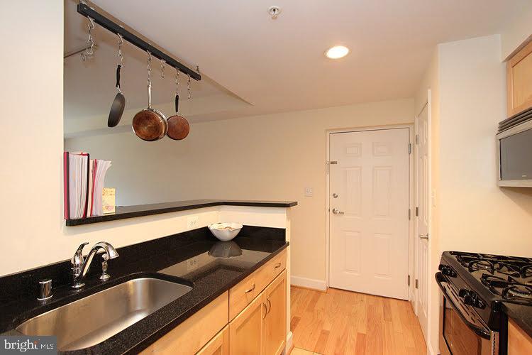 BUCKINGHAM COMMONS - Residential Lease