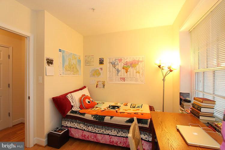 BUCKINGHAM COMMONS - Residential Lease