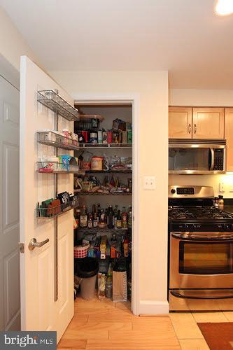 BUCKINGHAM COMMONS - Residential Lease