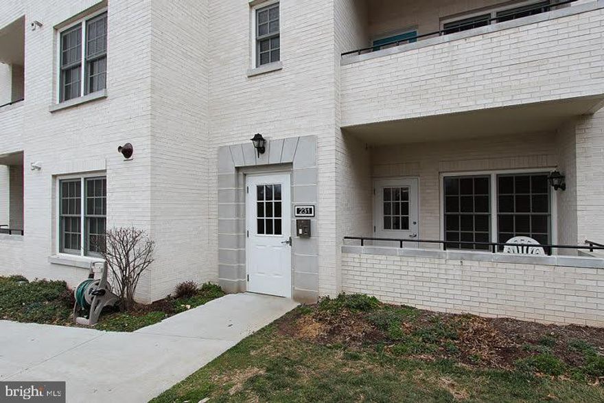 Beautiful Condo with 2 Bedroom and 2 Baths which includes a spacious master bedroom with attached bath. Lots of storage place. A large Balcony looks on to a private courtyard. Wooden floor throughout the kitchen and granite top and ceramic tile floors. Close to Ballston, Metro and D.C.  Rent includes Water, sewer and Trash. Pets case by case.