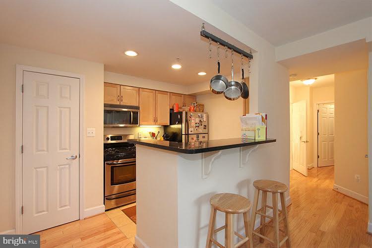 BUCKINGHAM COMMONS - Residential Lease