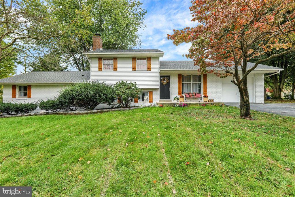 Photo of 1 Bradford Street, PALMYRA, PA 17078 (MLS # PALN2023312)