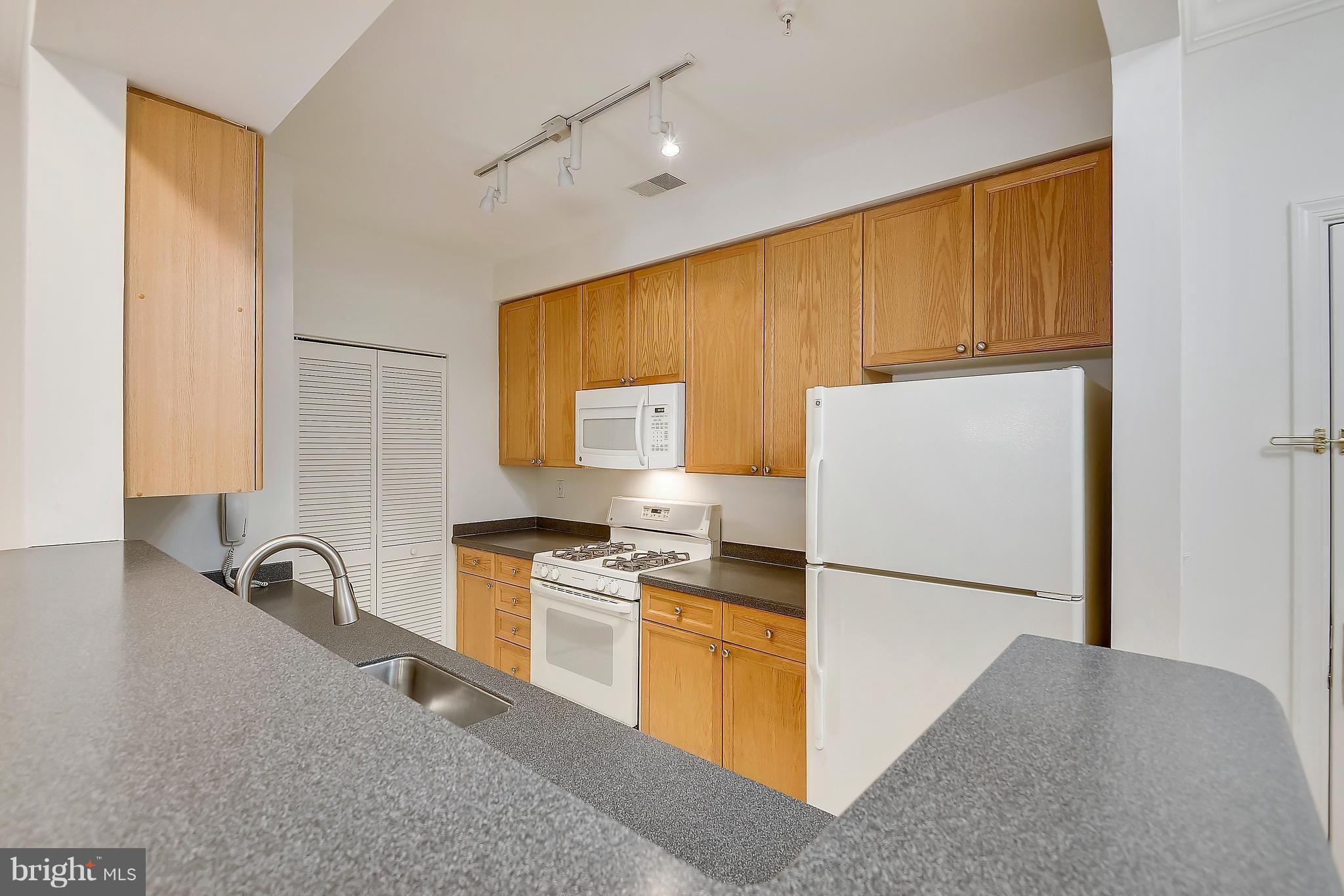 CARLTON PLACE - Residential Lease