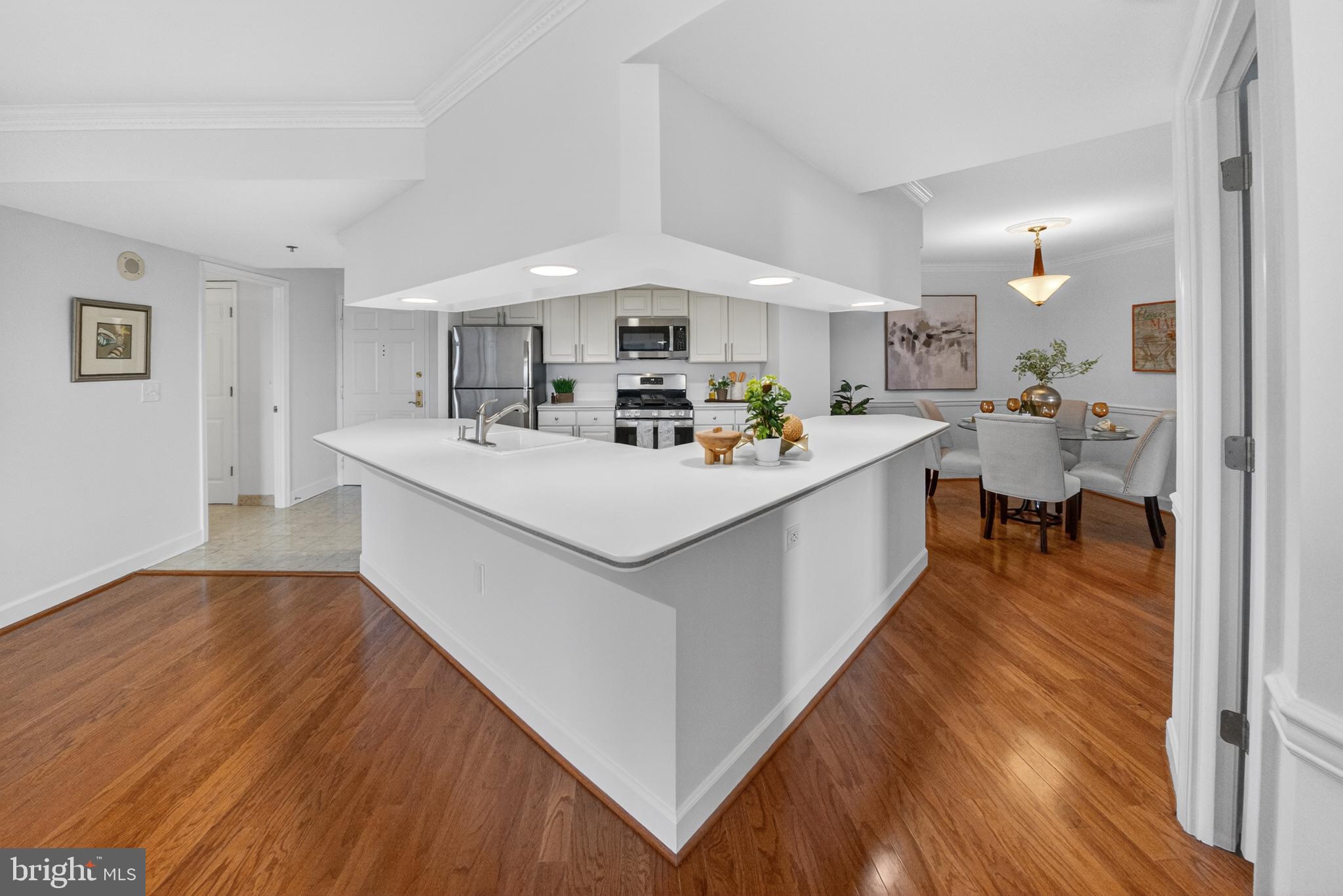 1276 N WAYNE STREET 622