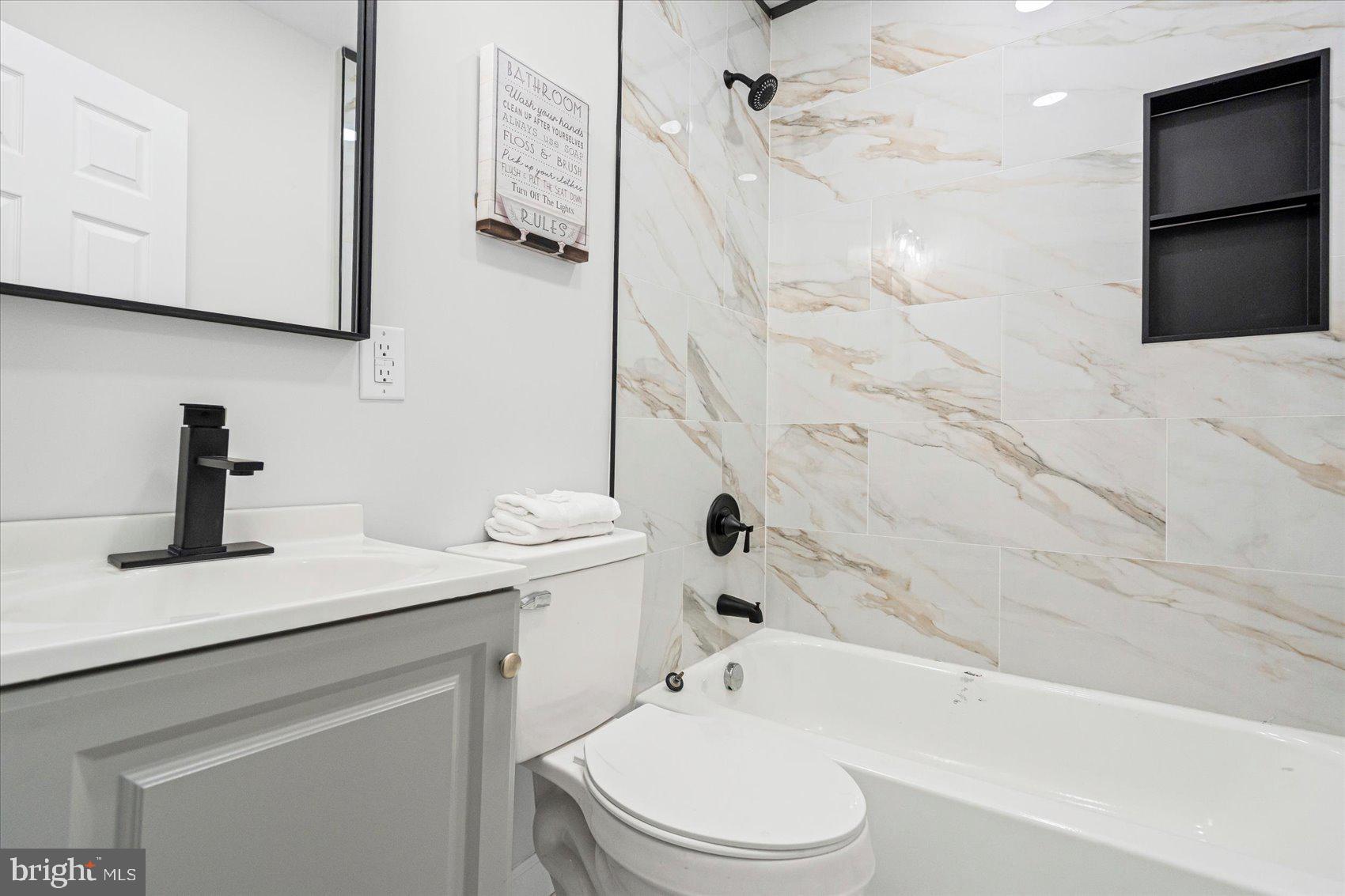 BIDDLE STREET - Residential