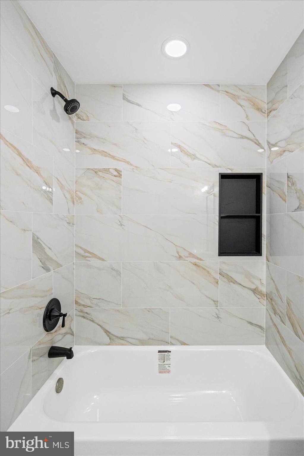 BIDDLE STREET - Residential