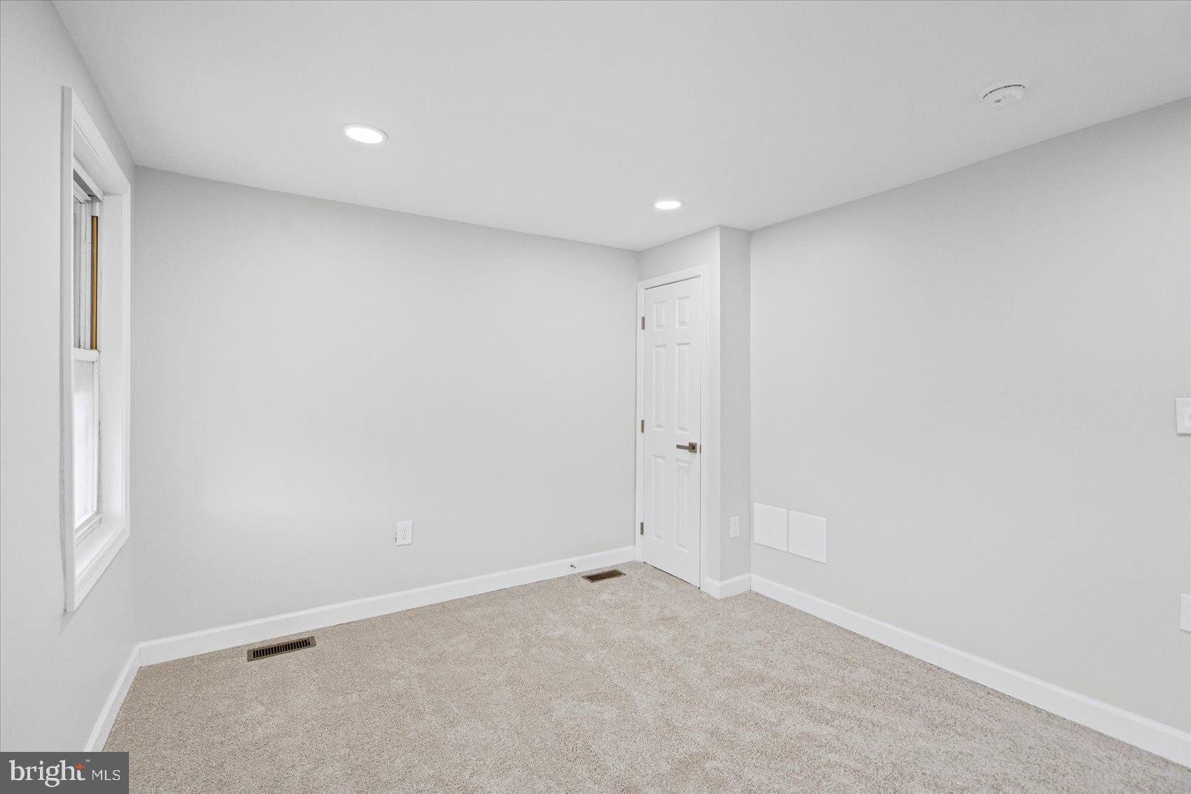 BIDDLE STREET - Residential